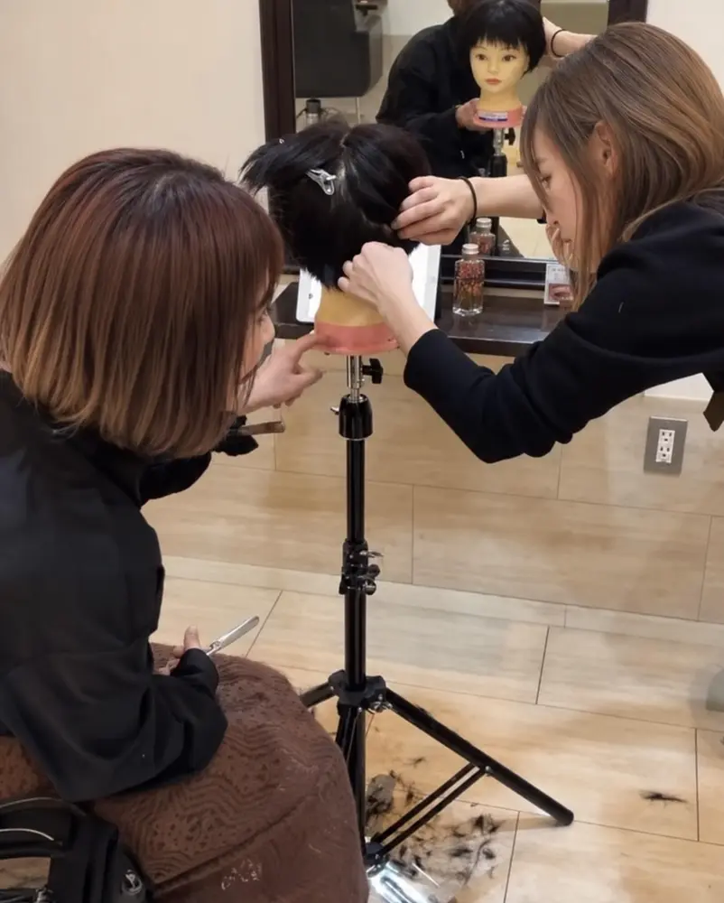 笑顔で集まるスタッフ